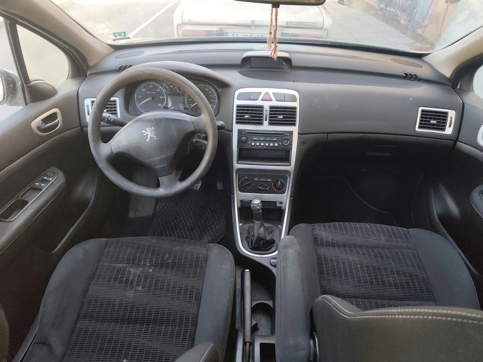 Peugeot 307 1.6 HDI 90кс, снимка 5 - Автомобили и джипове - 56337700