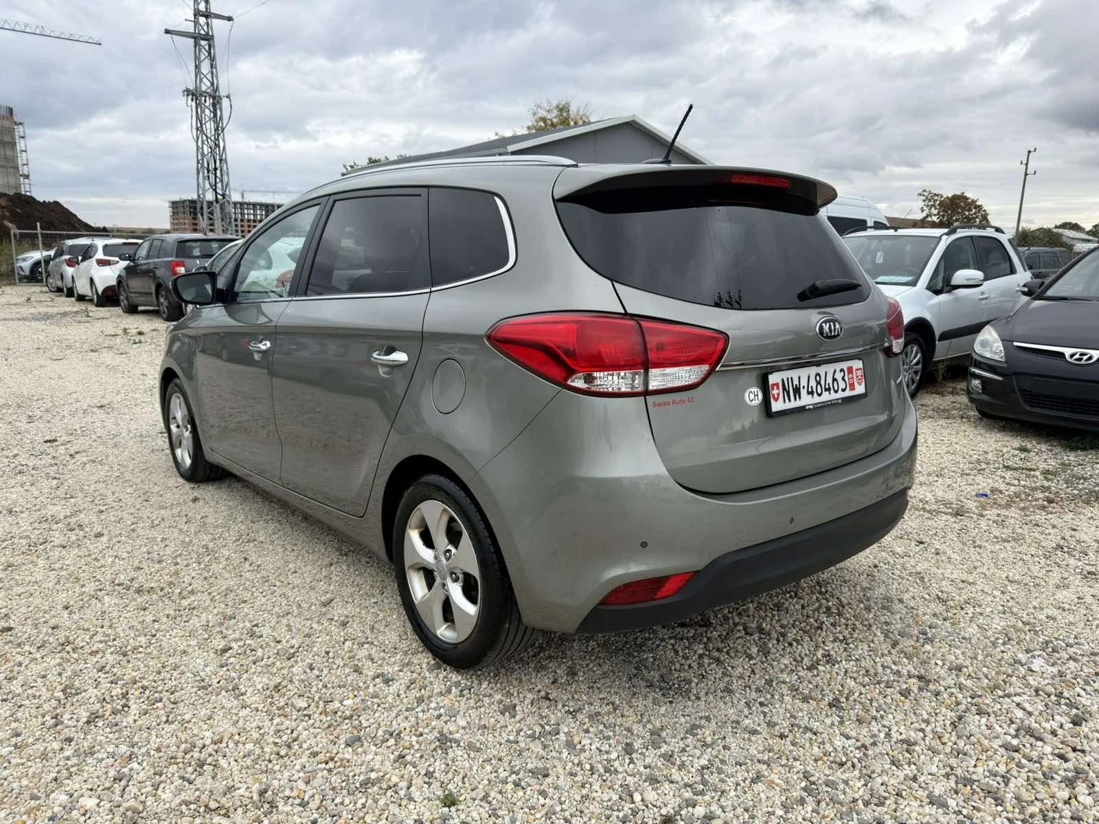 Kia Carens 2.0i Automat, снимка 6 - Автомобили и джипове - 56503759