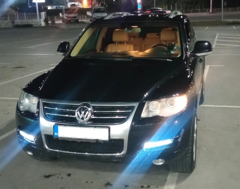 VW Touareg 3.0 FACE, снимка 1 - Автомобили и джипове - 47255892