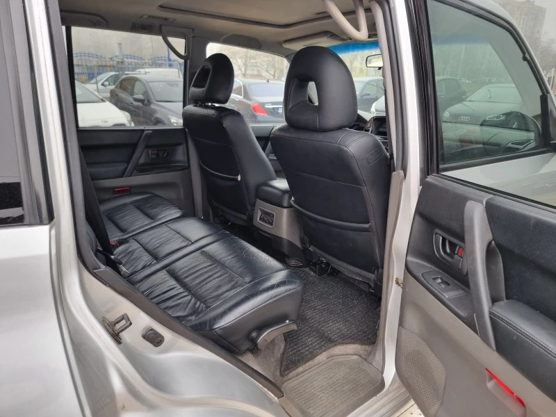 Mitsubishi Pajero 3.2D, снимка 14 - Автомобили и джипове - 44491875