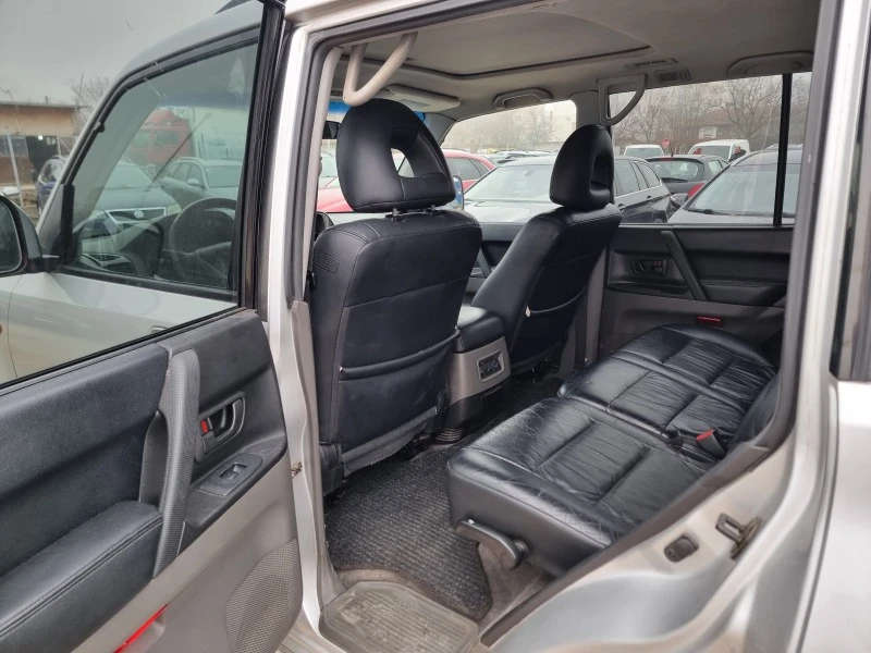 Mitsubishi Pajero 3.2D, снимка 11 - Автомобили и джипове - 44491875