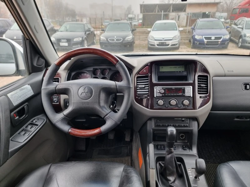 Mitsubishi Pajero 3.2D, снимка 12 - Автомобили и джипове - 44491875