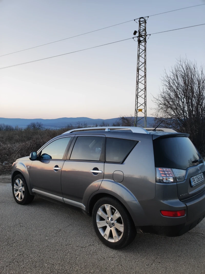 Mitsubishi Outlander 2.0 140hp Navi, снимка 3 - Автомобили и джипове - 47297184