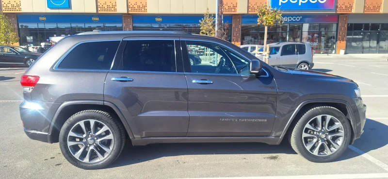 Jeep Grand cherokee OVERLAND, снимка 5 - Автомобили и джипове - 47852414