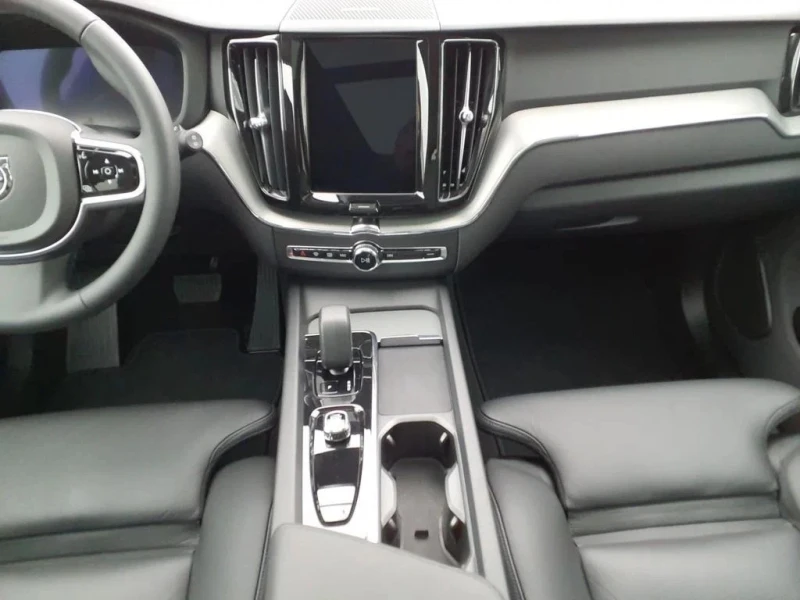 Volvo XC60 B4, снимка 5 - Автомобили и джипове - 49813252