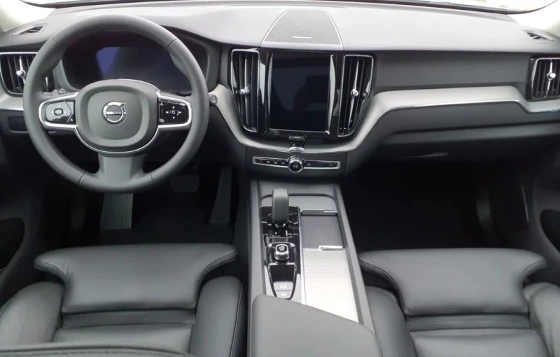 Volvo XC60 B4, снимка 4 - Автомобили и джипове - 49813252
