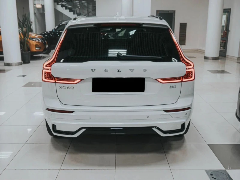 Volvo XC60 B4, снимка 3 - Автомобили и джипове - 49813252