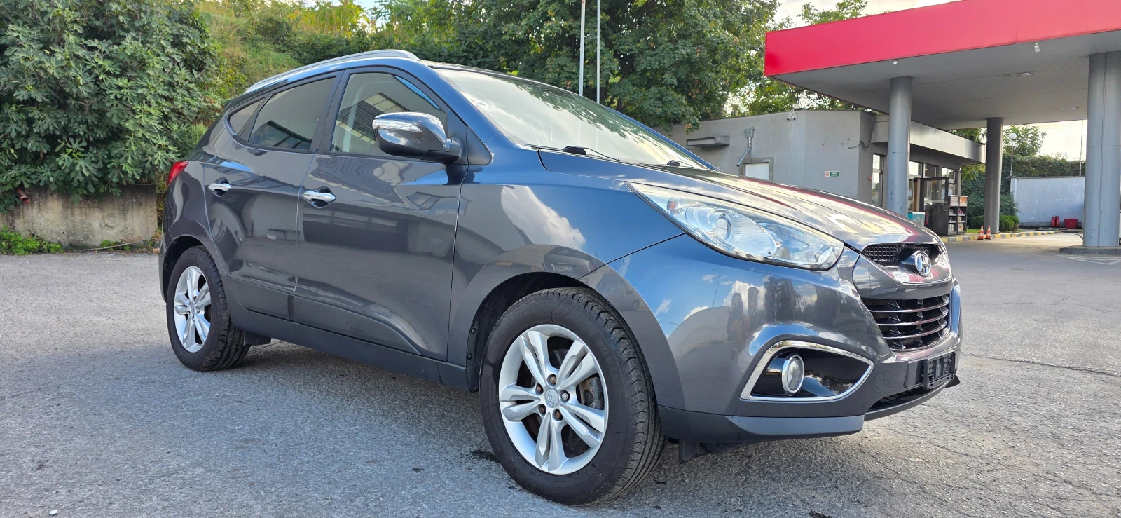 Hyundai IX35 2.0CRDI * 4WD* * АВТОМАТИК* * ШВЕЙЦАРИЯ, снимка 2 - Автомобили и джипове - 55197632