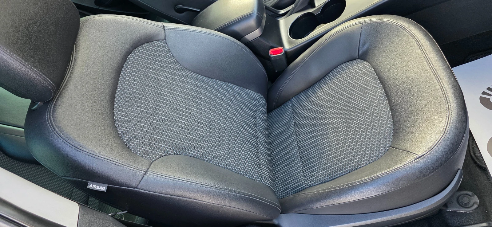 Hyundai IX35 2.0CRDI * 4WD* * АВТОМАТИК* * ШВЕЙЦАРИЯ, снимка 10 - Автомобили и джипове - 55197632