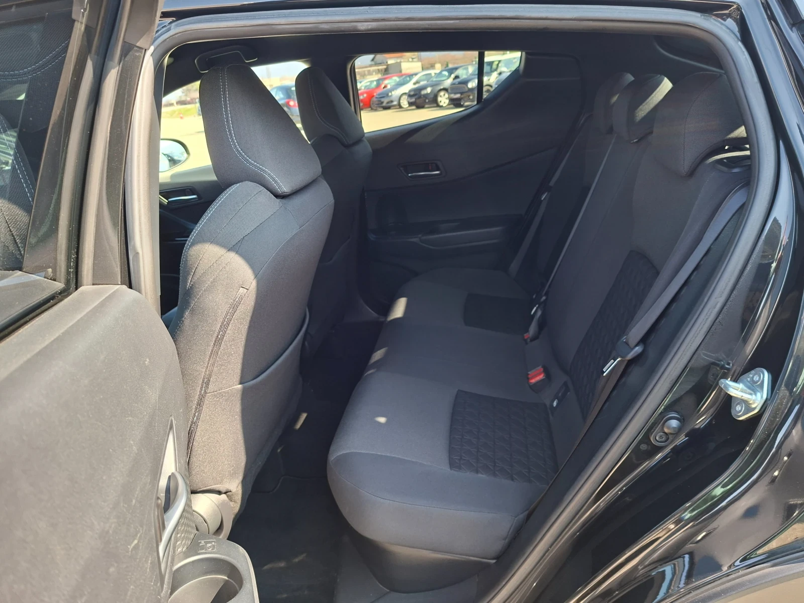 Toyota C-HR Toyota C-HR 2.0HYBRID, FACELIFT, NAVI+ CAMERA, KEY, снимка 14 - Автомобили и джипове - 53801723