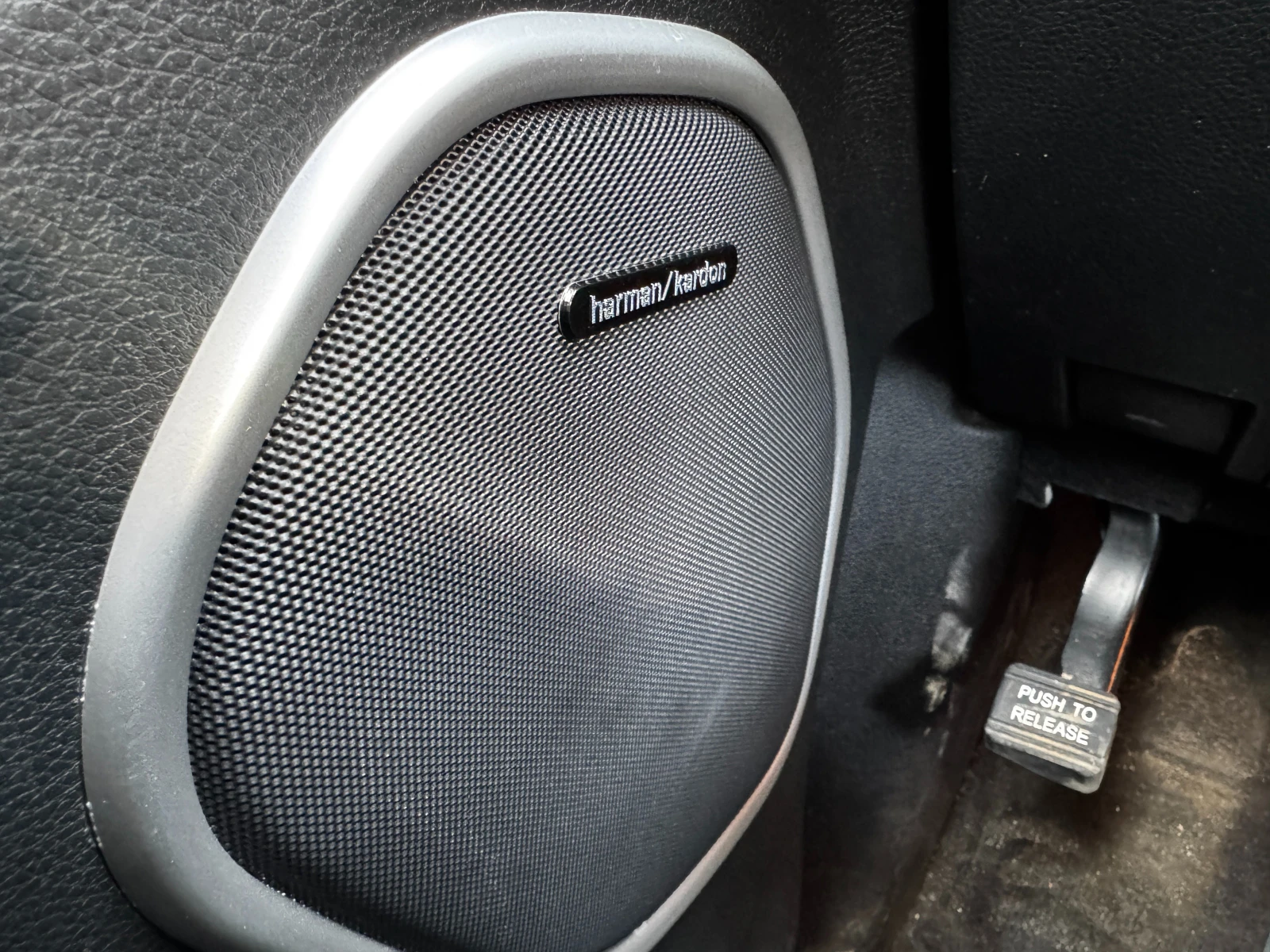 Jeep Grand cherokee SRT * * CARFAX * * АВТО КРЕДИТ * * , снимка 13 - Автомобили и джипове - 53990229