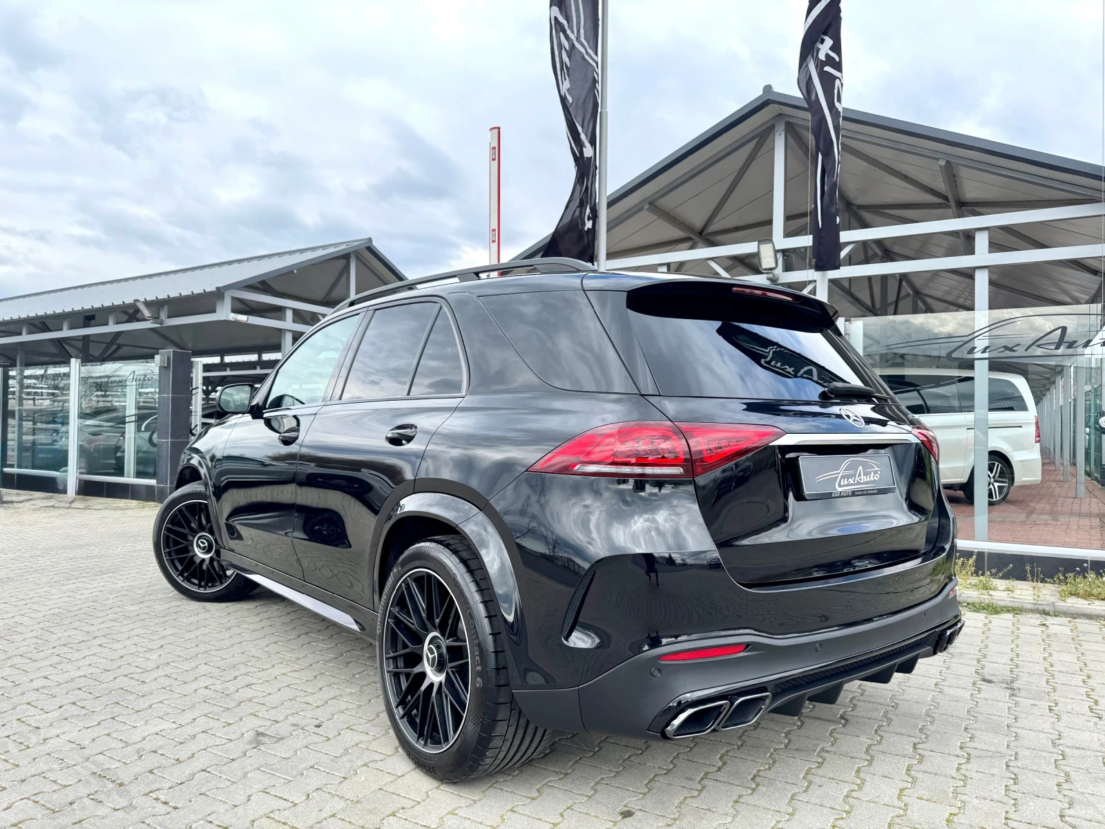 Mercedes-Benz GLE 450 AMG 4MATIC#7-МЕСТА#PANORAMA#AIRMATIC#CARBON#ALCANTARA, снимка 3 - Автомобили и джипове - 54153527