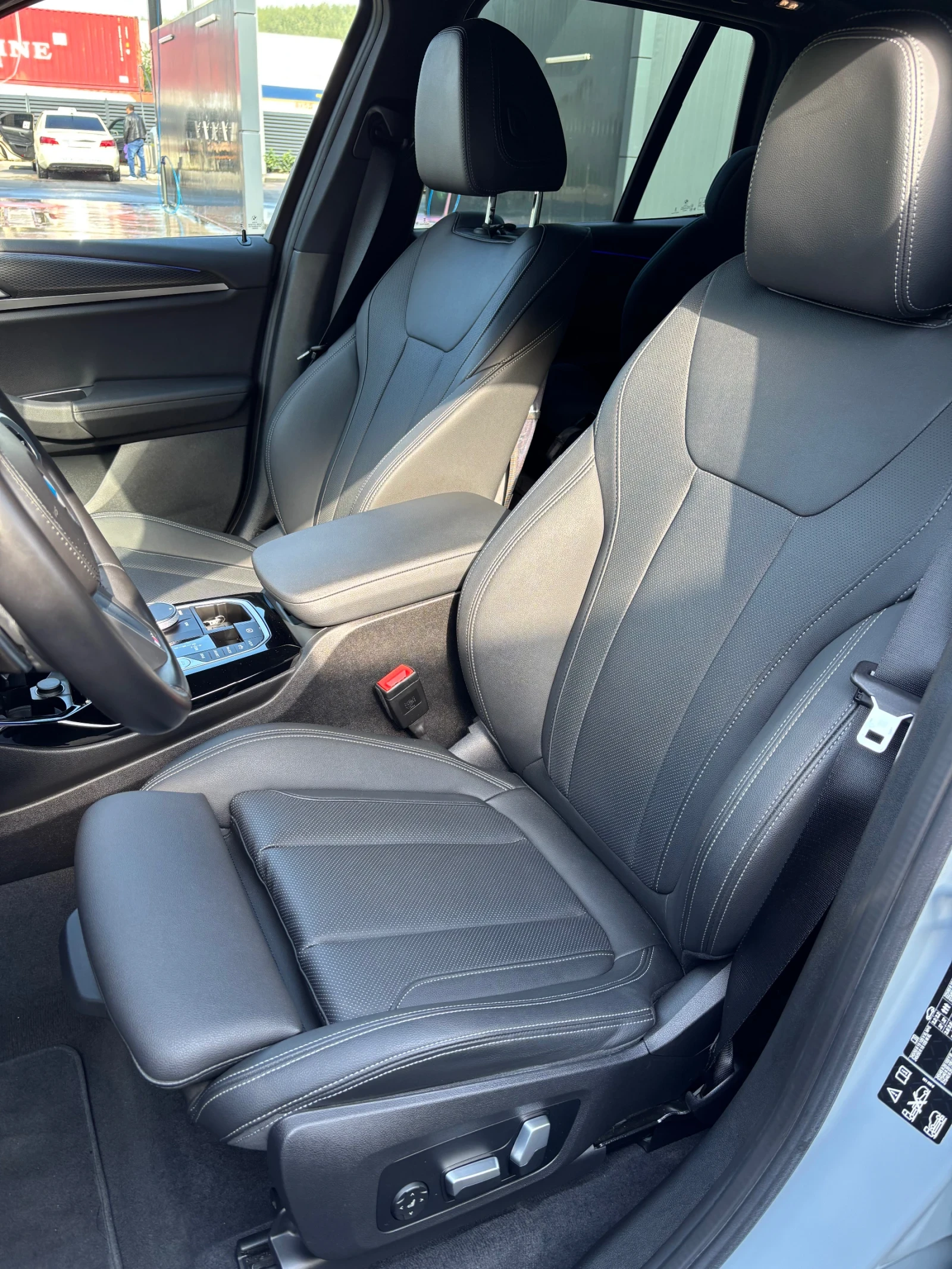 BMW X3 X-Drive 2.0d M-Sport, снимка 10 - Автомобили и джипове - 54510468