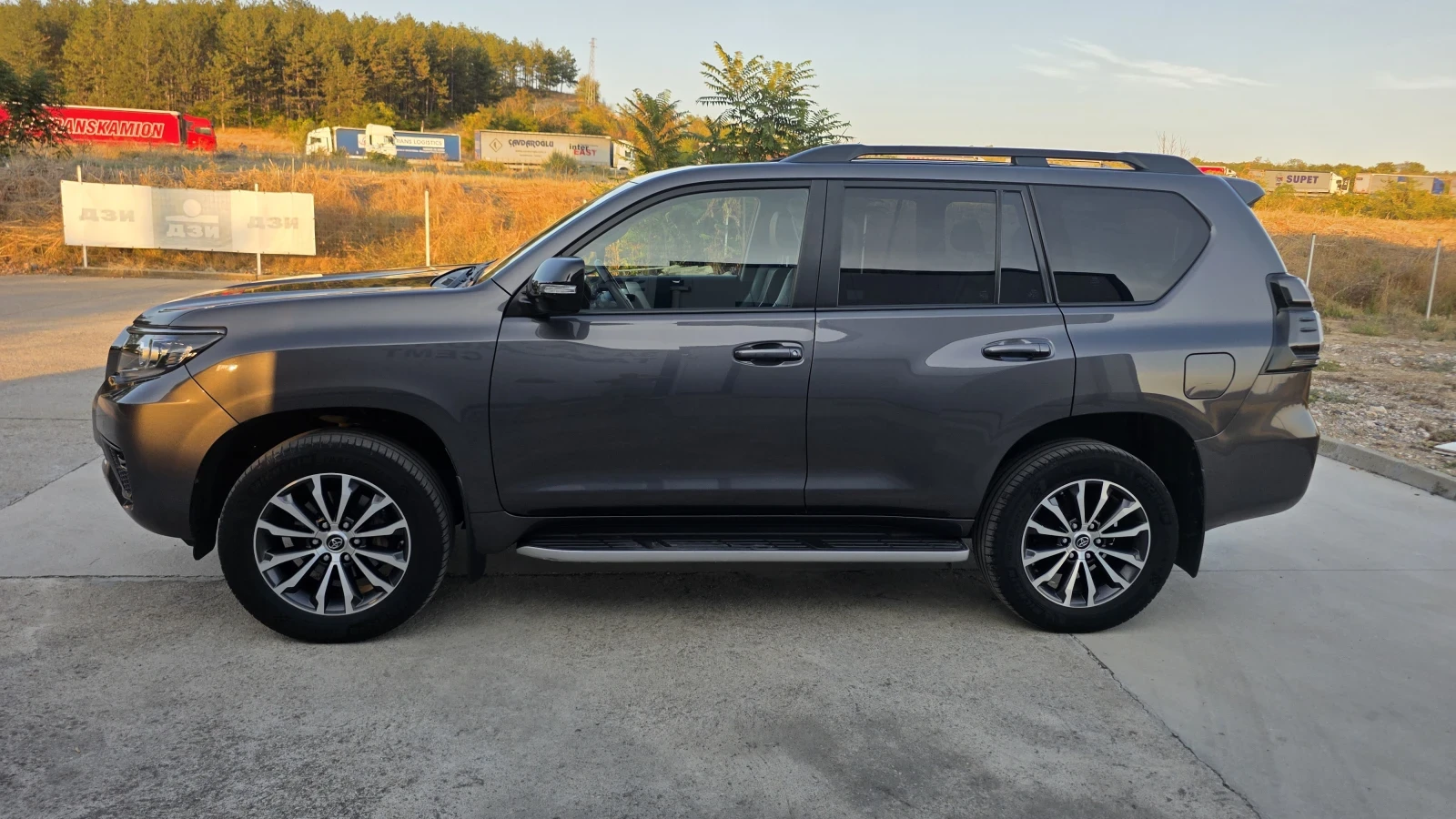 Toyota Land cruiser Black Edition, снимка 2 - Автомобили и джипове - 56205339