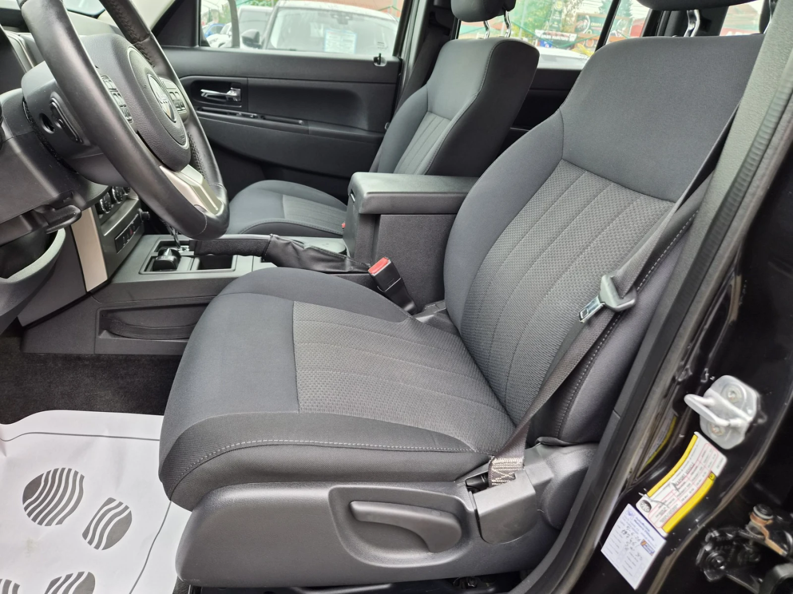 Jeep Cherokee 2.8CRDI-AUTOMATIC-200000км, снимка 7 - Автомобили и джипове - 56544802