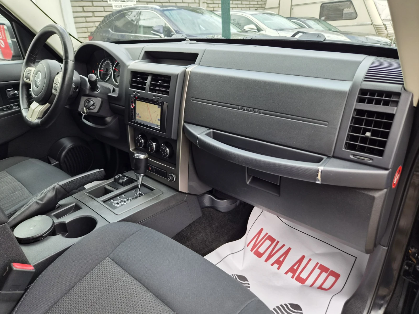 Jeep Cherokee 2.8CRDI-AUTOMATIC-200000км, снимка 11 - Автомобили и джипове - 56544802