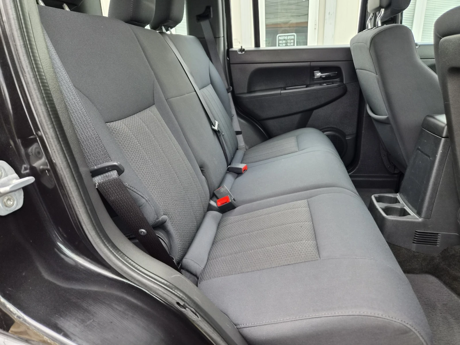 Jeep Cherokee 2.8CRDI-AUTOMATIC-200000км, снимка 13 - Автомобили и джипове - 56544802