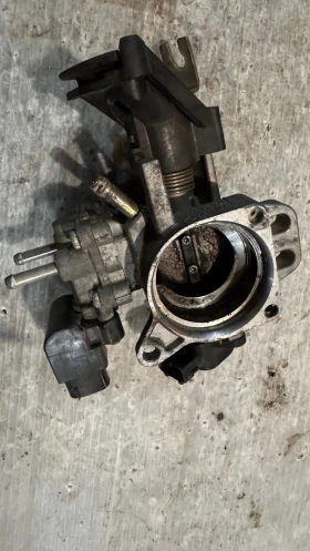 Дроселова Клапа за Toyota Yaris - 22210-03010 / 89452-0D010