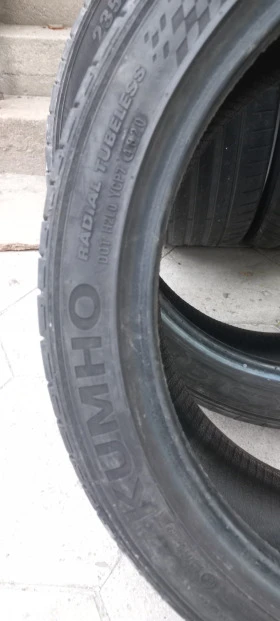 Гуми Летни 235/40R19, снимка 9 - Гуми и джанти - 47366404