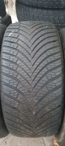 Гуми Всесезонни 245/45R17, снимка 8 - Гуми и джанти - 47366404