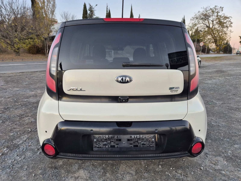 Kia Soul 1.6i Газ.Инжек., снимка 4 - Автомобили и джипове - 48102705