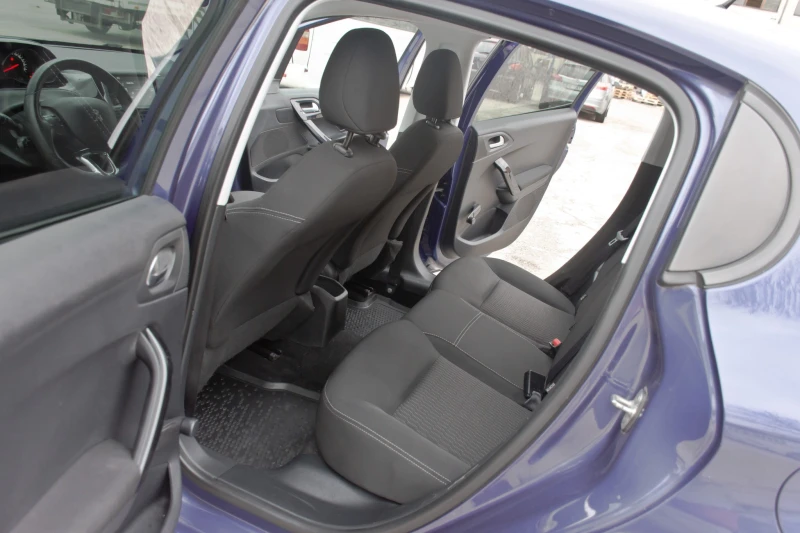 Peugeot 208 1.6 BLUE HDI - NAVI - STYLE  , снимка 11 - Автомобили и джипове - 48200872