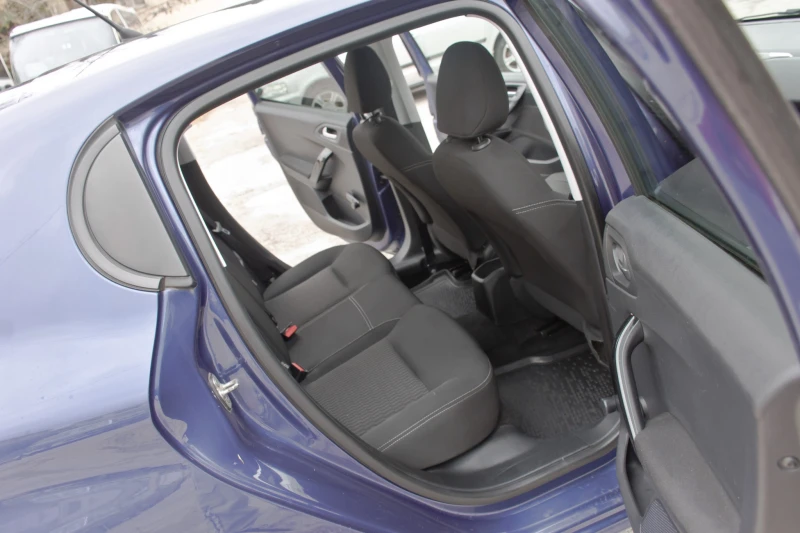 Peugeot 208 1.6 BLUE HDI - NAVI - STYLE  , снимка 10 - Автомобили и джипове - 48200872