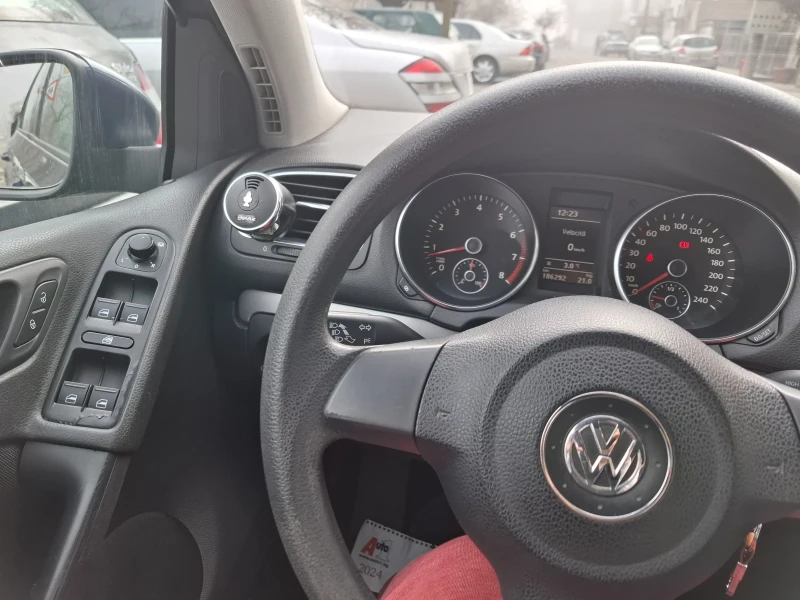 VW Golf Хубава кола, снимка 11 - Автомобили и джипове - 48826251