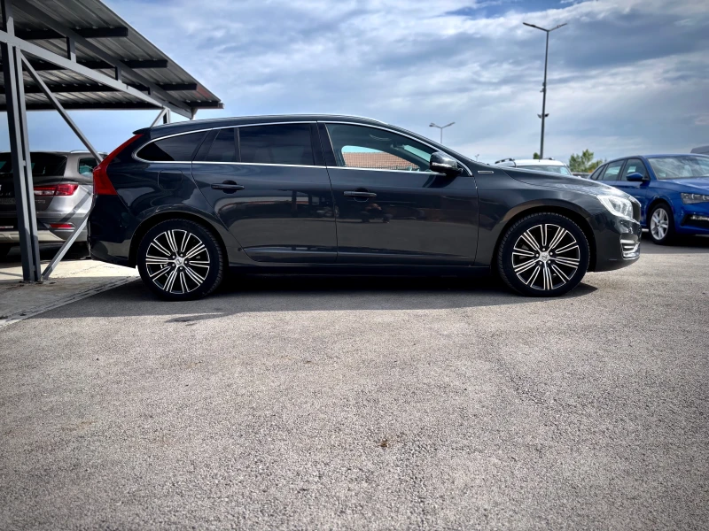 Volvo V60, снимка 4 - Автомобили и джипове - 50905601