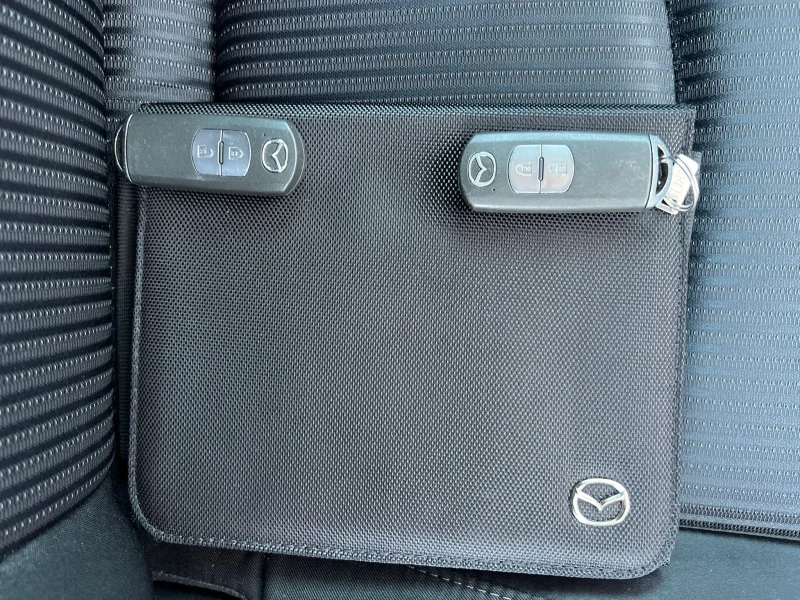 Mazda 3 1.5D SKY ACTIVE AUTOMATIK START STOP NAVI EVRO 6B , снимка 17 - Автомобили и джипове - 51535539