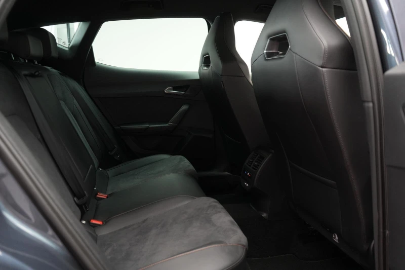 Cupra Formentor VZ* 333HP* FACELIFT* MEMORY* DISTR* CAM* KEYLESS* , снимка 15 - Автомобили и джипове - 52470858