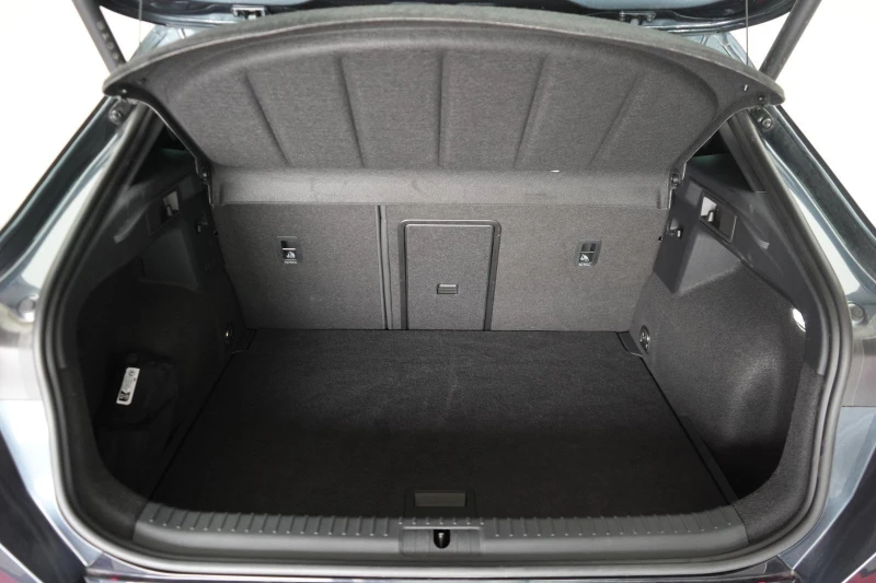 Cupra Formentor VZ* 333HP* FACELIFT* MEMORY* DISTR* CAM* KEYLESS* , снимка 16 - Автомобили и джипове - 52470858