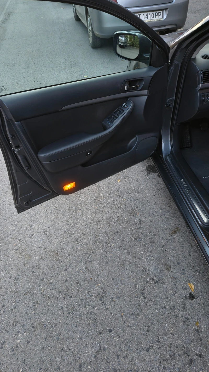 Toyota Avensis, снимка 6 - Автомобили и джипове - 52591954