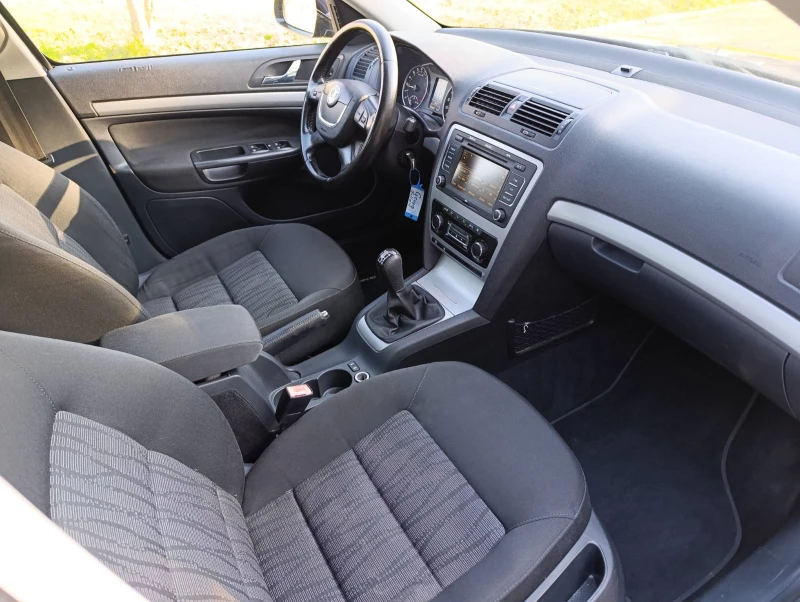 Skoda Octavia 2.0 140к.с BMM 6 скорости, снимка 13 - Автомобили и джипове - 52850498