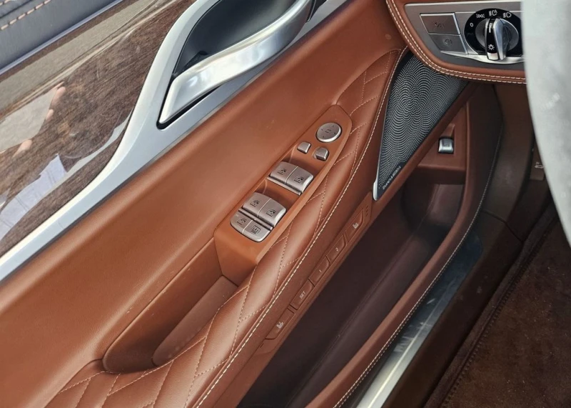 BMW 760 M760Li xDrive, снимка 8 - Автомобили и джипове - 52892244