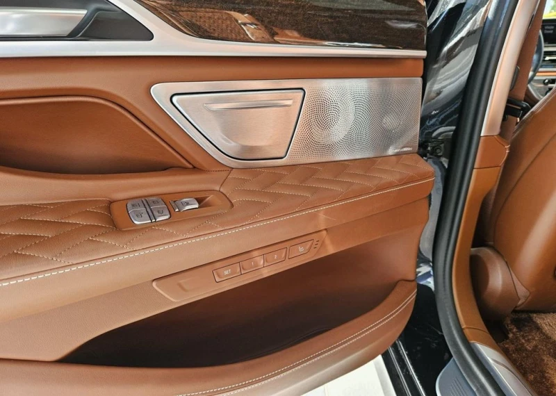 BMW 760 M760Li xDrive, снимка 13 - Автомобили и джипове - 52892244