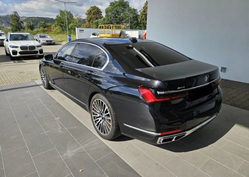 BMW 760 M760Li xDrive, снимка 2 - Автомобили и джипове - 52892244