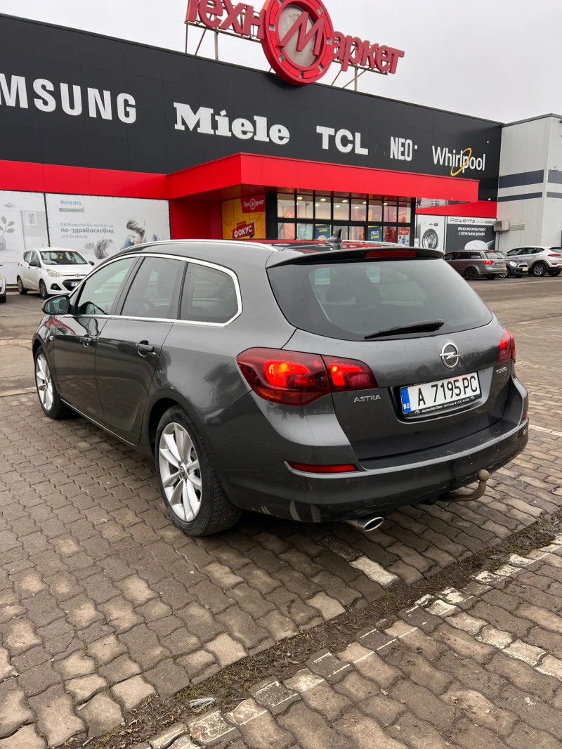 Opel Astra 1.4 TURBO FULL EXTRAS, снимка 3 - Автомобили и джипове - 53211932
