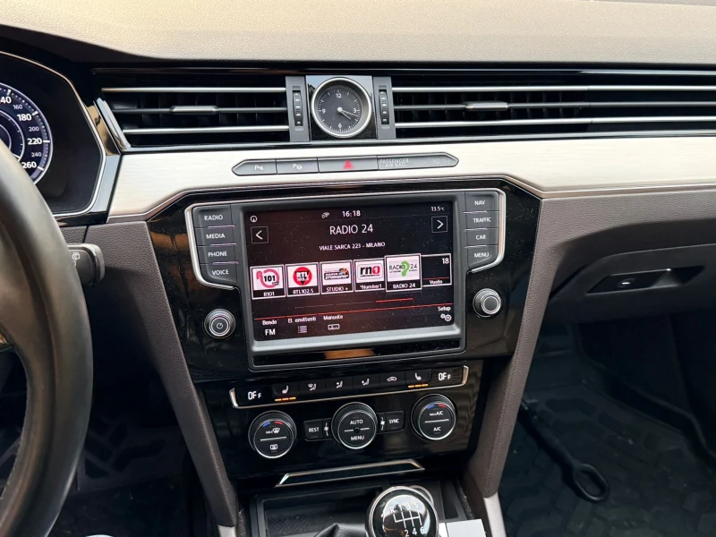 VW Passat 2.0TDI ---ERGOCOMFORT, снимка 7 - Автомобили и джипове - 53434227