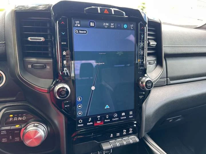 Dodge RAM 1500 Sport 4x4 Crew Cab | Nav. | Heated Seats/Wheel, снимка 14 - Автомобили и джипове - 53594618