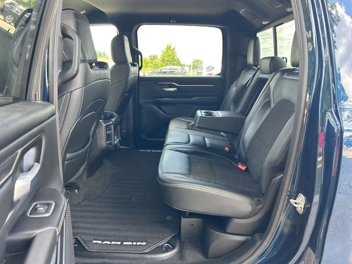 Dodge RAM 1500 Sport 4x4 Crew Cab | Nav. | Heated Seats/Wheel, снимка 17 - Автомобили и джипове - 53594618