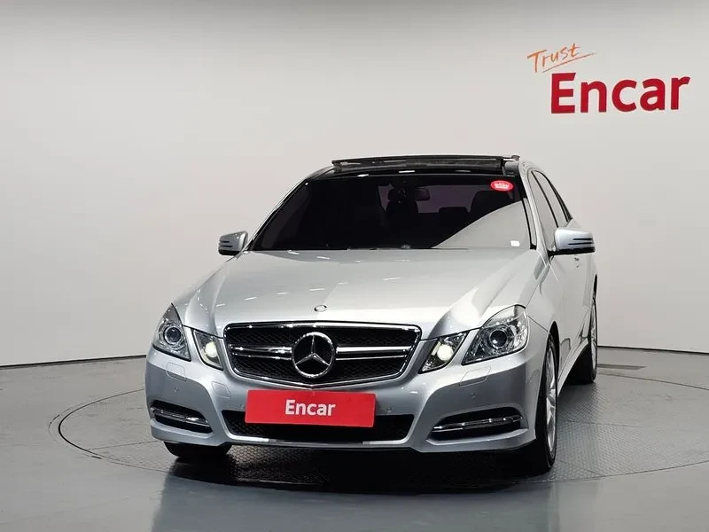 Mercedes-Benz E 300 E300 Avantgarde, снимка 3 - Автомобили и джипове - 56304303