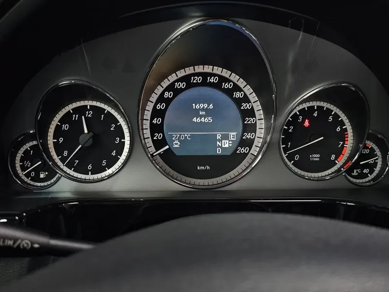 Mercedes-Benz E 300 E300 Avantgarde, снимка 8 - Автомобили и джипове - 56304303