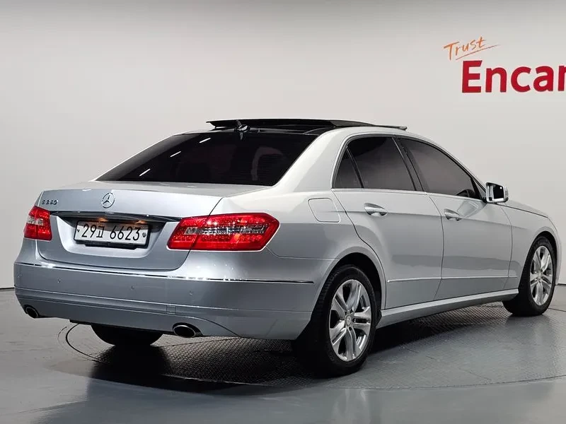 Mercedes-Benz E 300 E300 Avantgarde, снимка 2 - Автомобили и джипове - 56304303