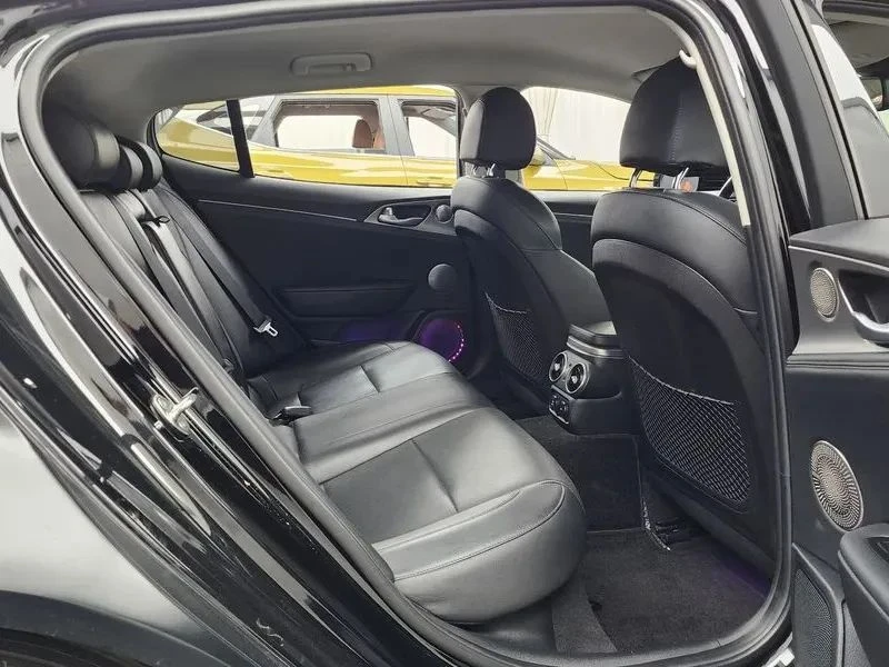 Kia Stinger, снимка 12 - Автомобили и джипове - 56690348