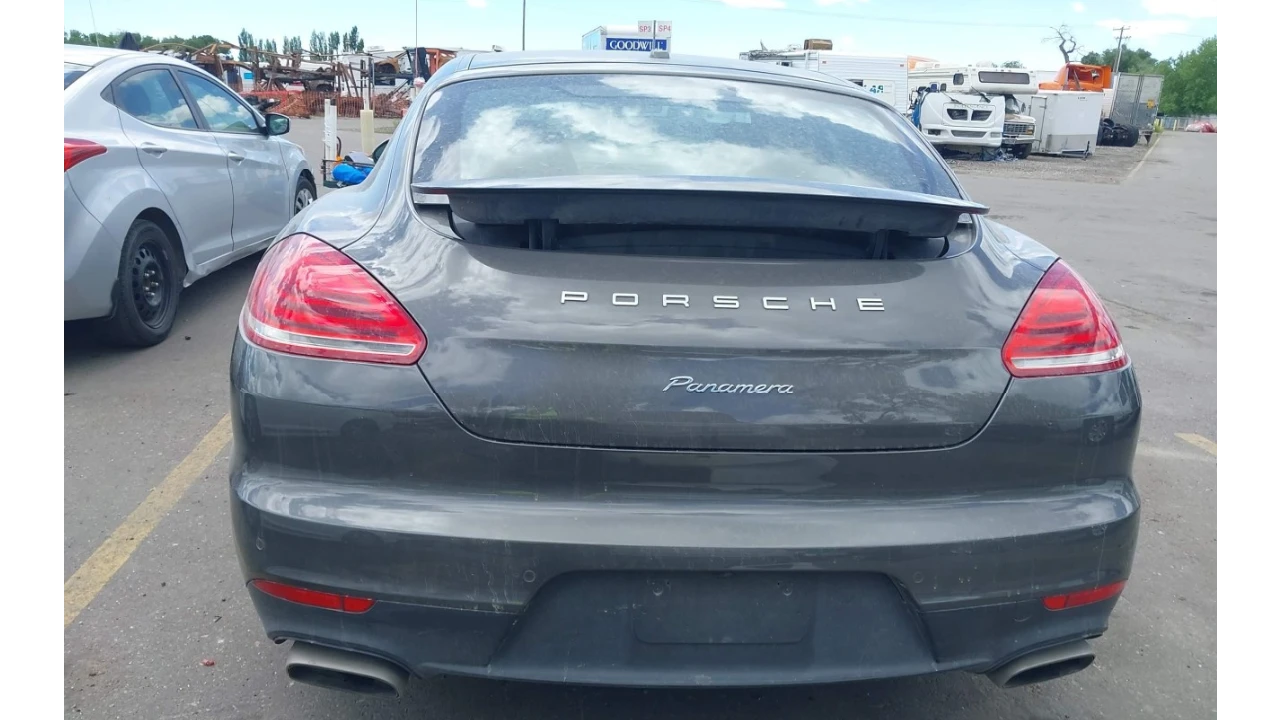 Porsche Panamera 4 - изображение 8