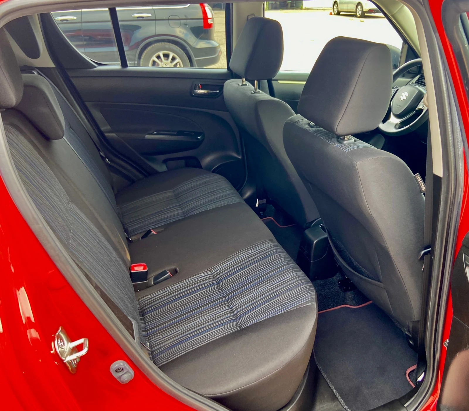 Suzuki Swift 1.2i 4x4 Piz Sulai - изображение 10