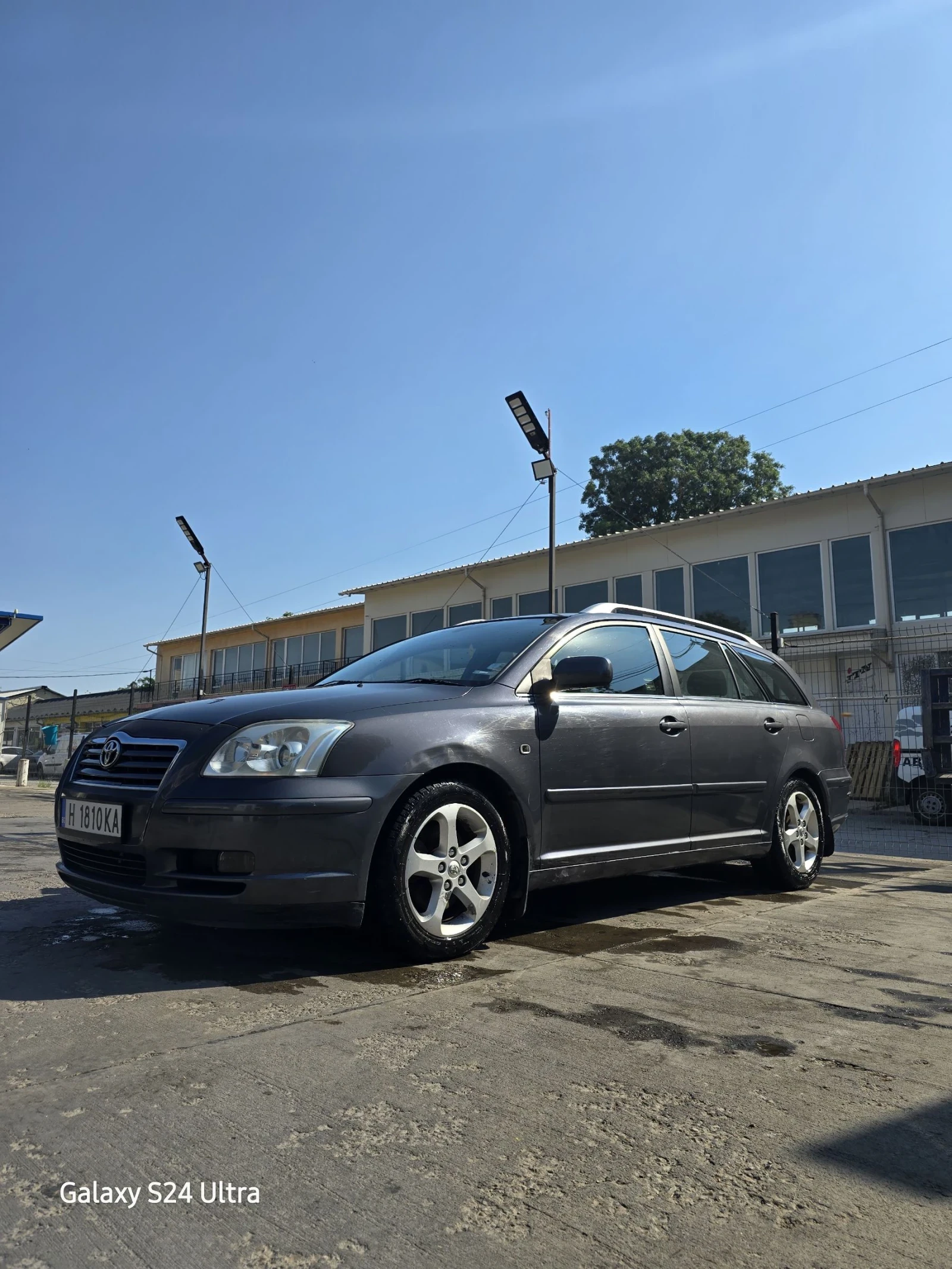 Toyota Avensis 2.2 - изображение 2
