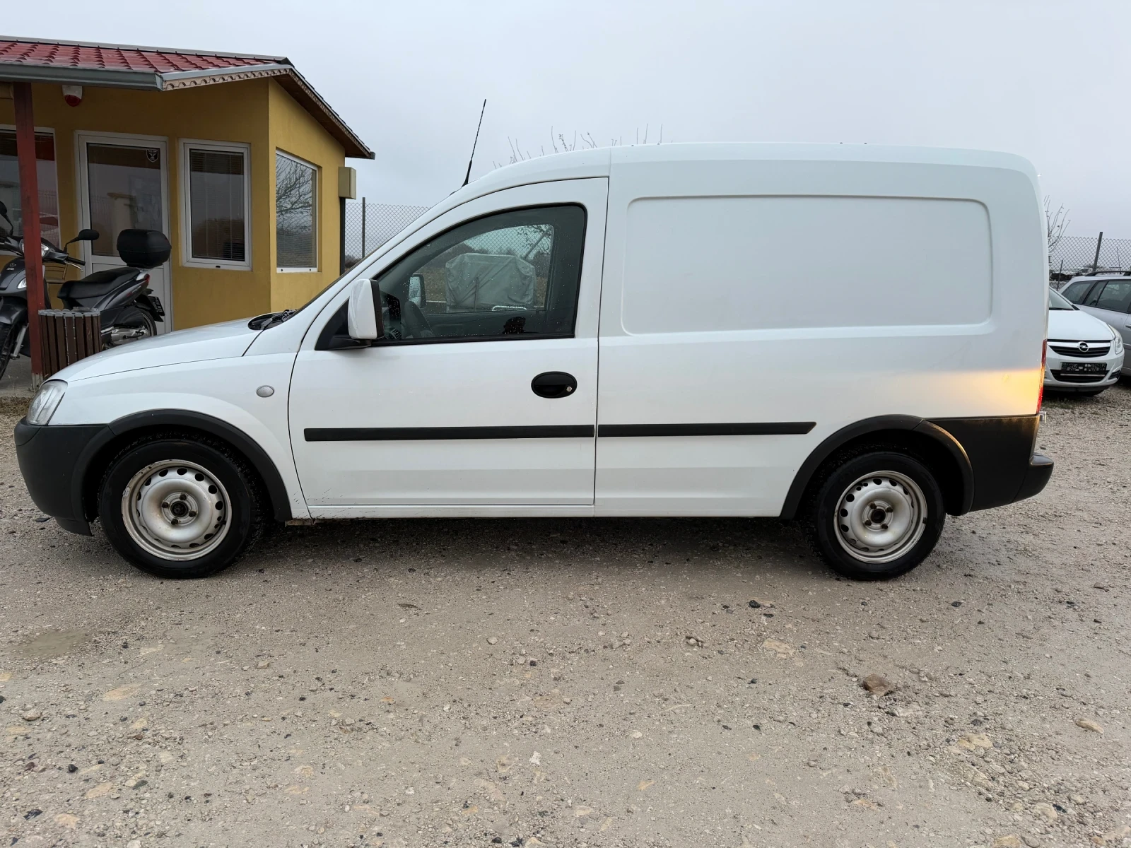 Opel Combo 1.4/90кс Климатик  - изображение 4