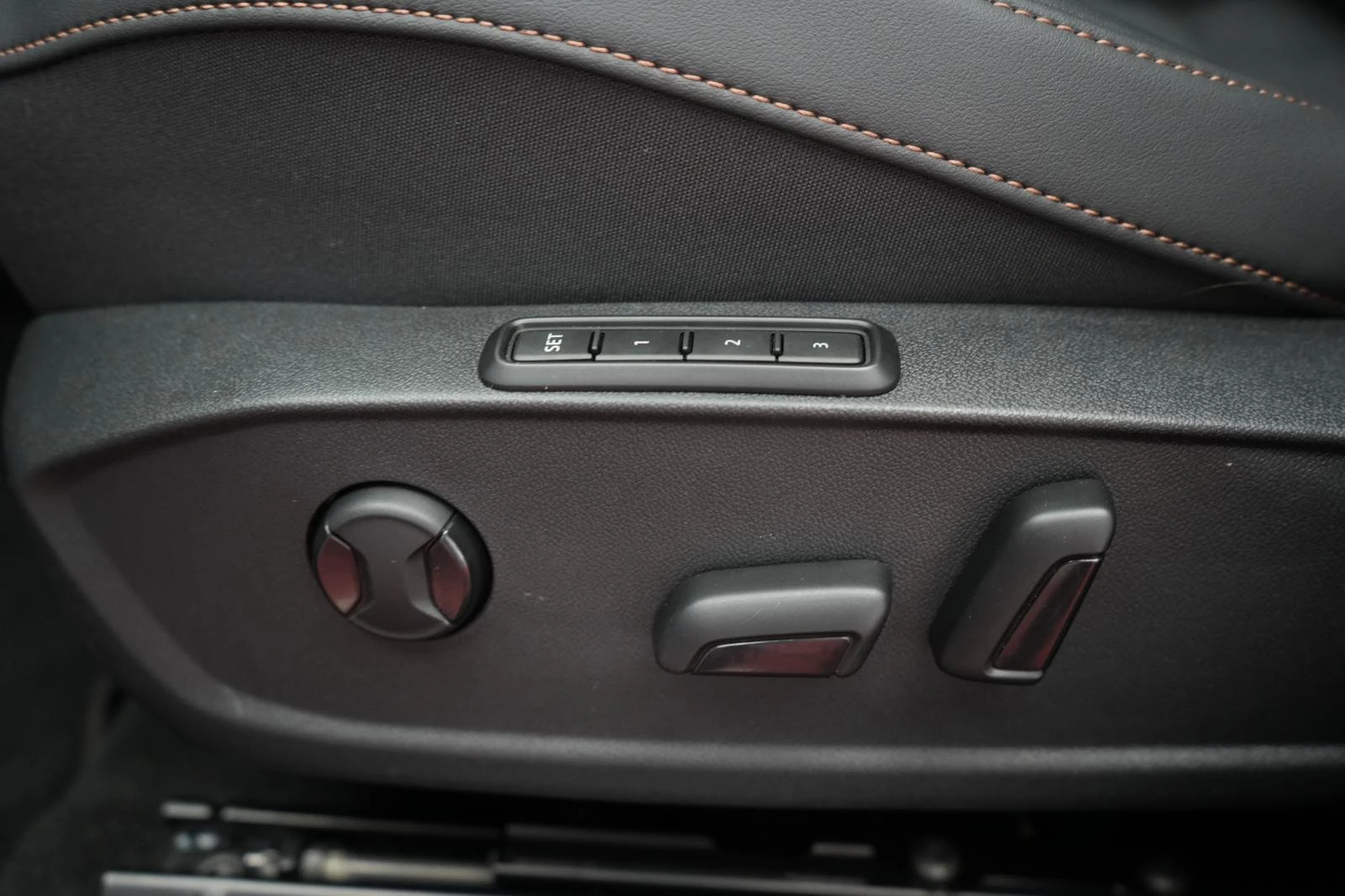 Cupra Formentor VZ* 333HP* FACELIFT* MEMORY* DISTR* CAM* KEYLESS*  - изображение 6